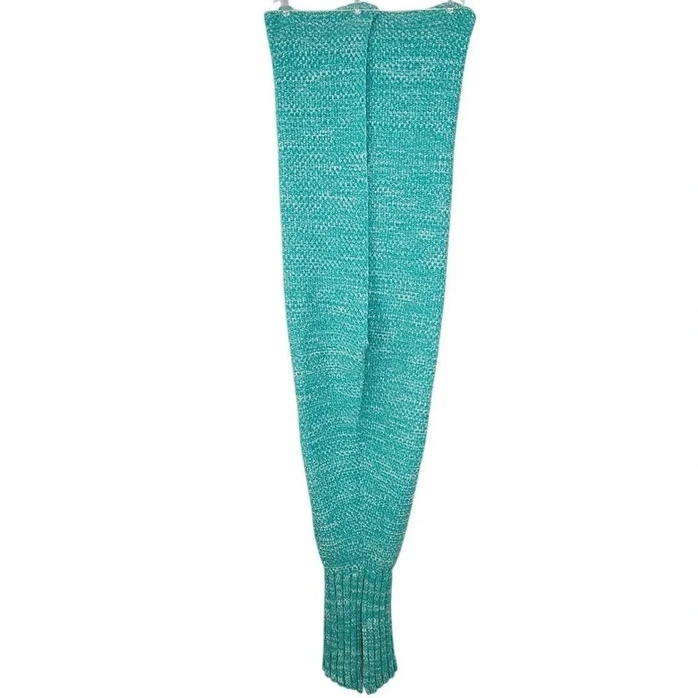 N/A teal white